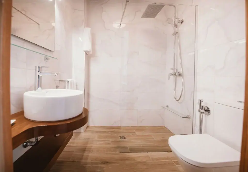 Shower room in a Standard apartment